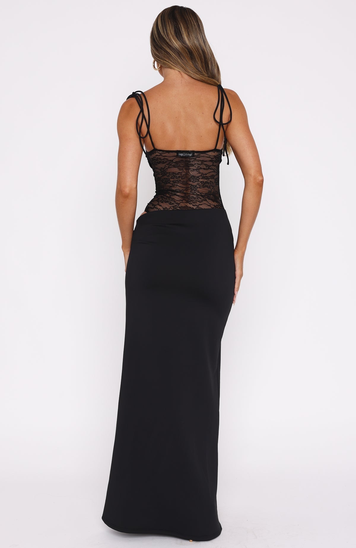 Àmelie – Lace Cut-Out Maxi Dress
