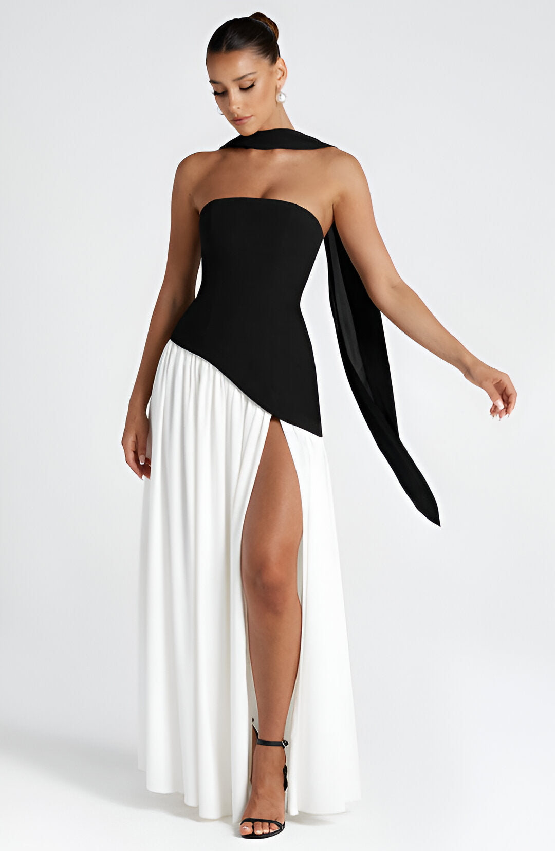 Èlira – Contrast Strapless Maxi Dress